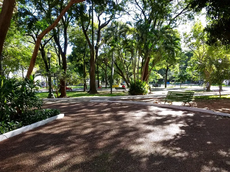 La Plaza Uruguaya en el centro de Asunción, cerca de las oficinas donde se tramita la cédula paraguaya
