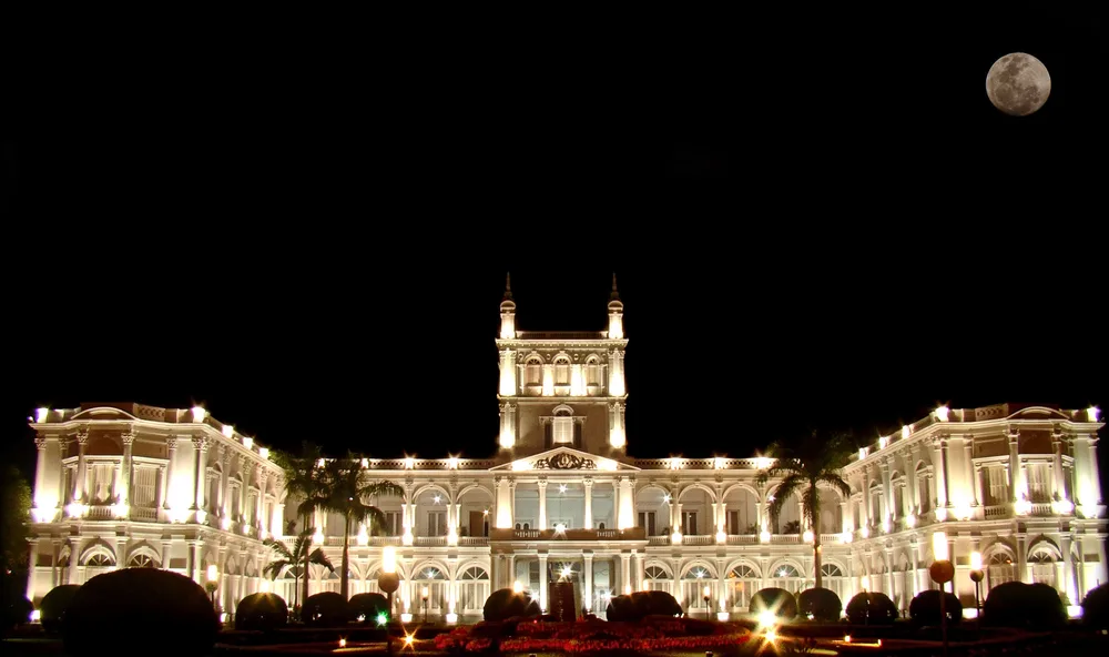 El Palacio de los López, sede del Gobierno; la ciudadanía paraguaya se define por ley