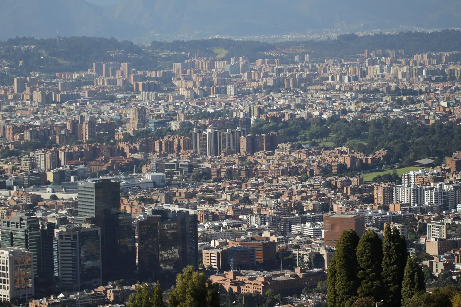 Emigrar de Colombia a Paraguay: guía real 2026