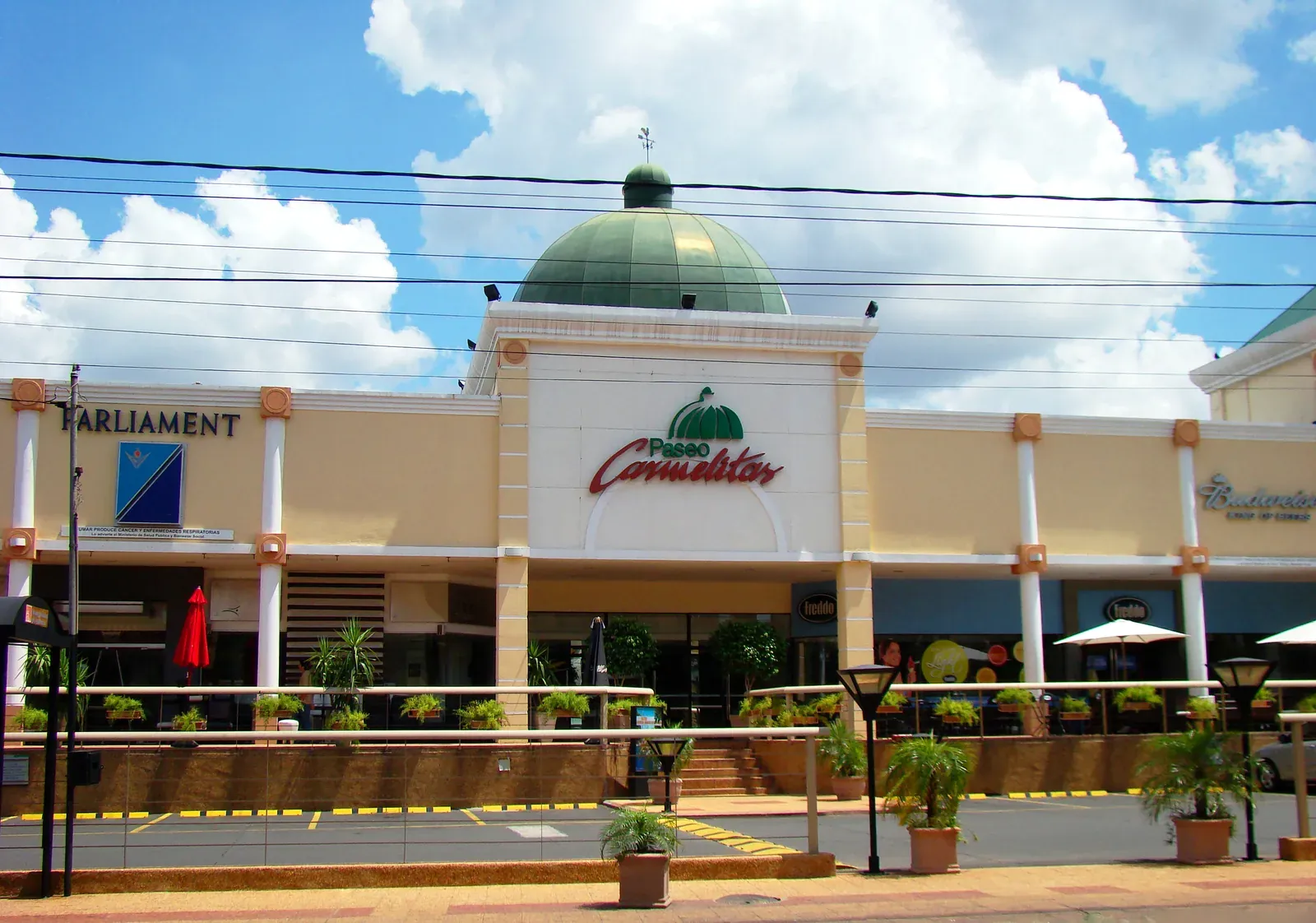 Fachada del Paseo Carmelitas en Asunción, cuyos bares recomienda Sam Goetz a quien recién llega