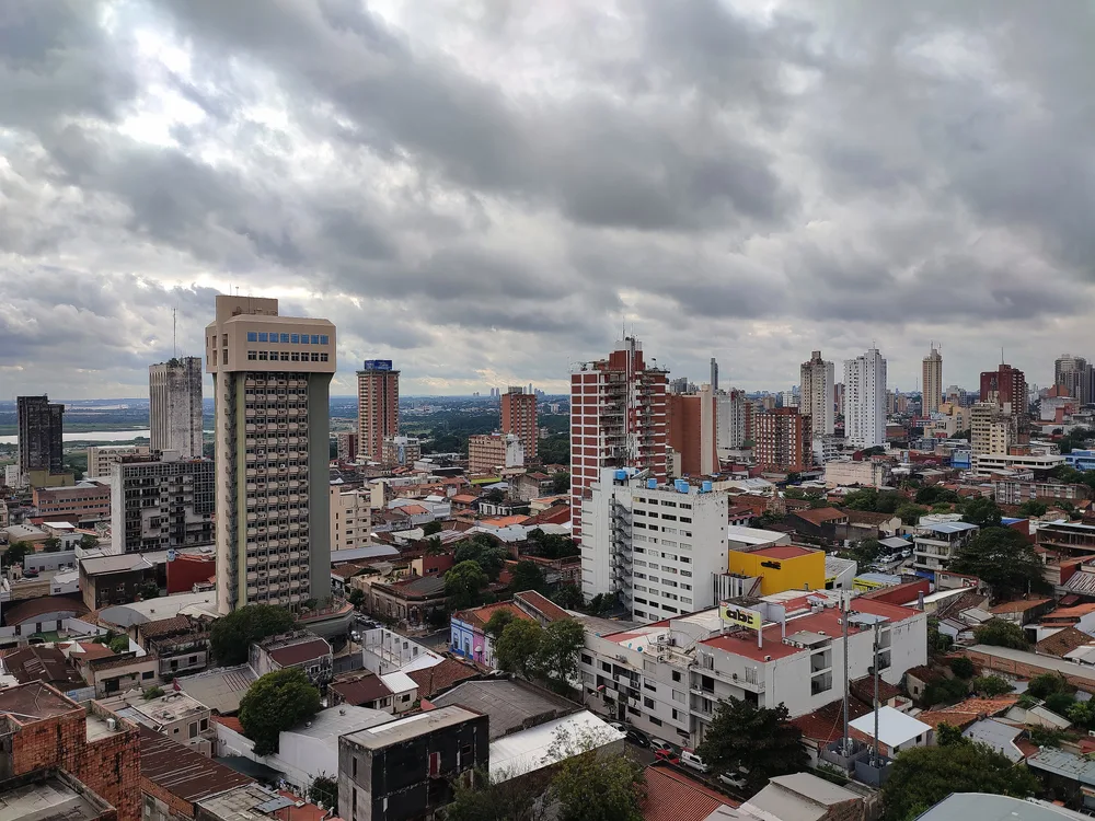 Centro de negocios de Asunción; la residencia por inversión en Paraguay admite empresa, inmuebles y proyectos