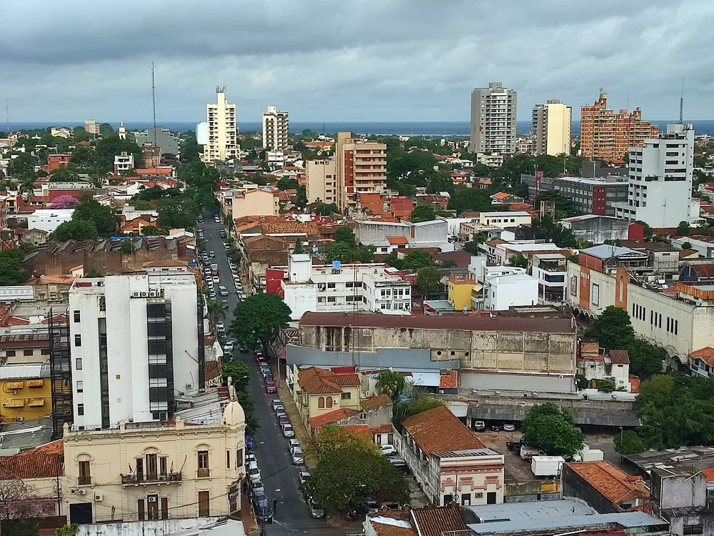 El desarrollo urbano de Asunción; la residencia por inversión en Paraguay premia el capital productivo