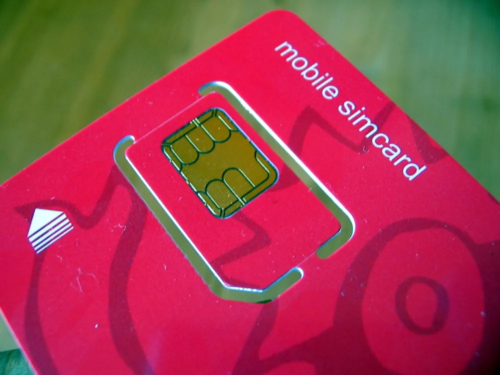 Una tarjeta SIM; conseguir un chip local es de lo primero en sus primeras semanas en Paraguay