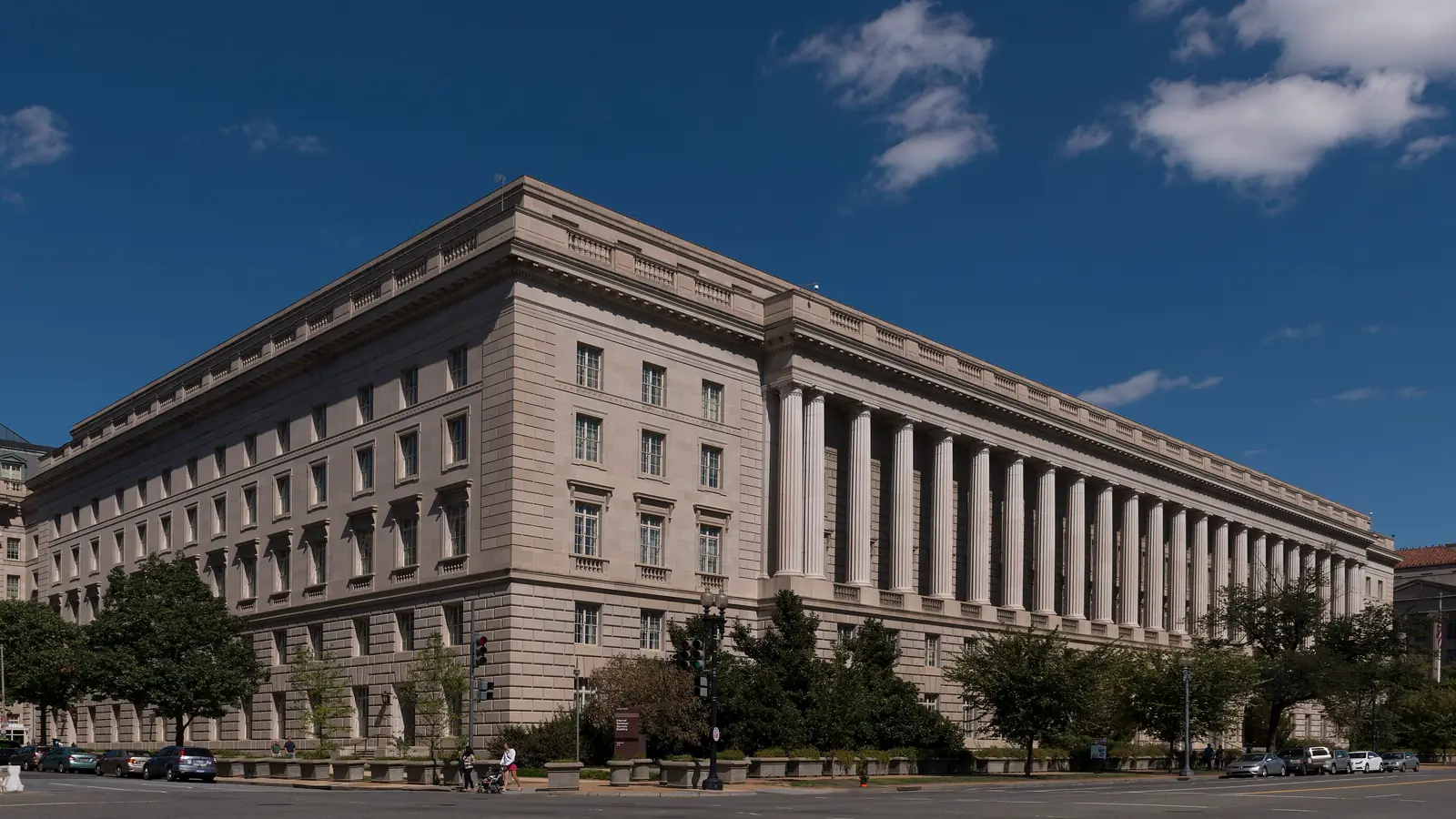 Sede del IRS en el Federal Triangle de Washington, el fisco ante el que una US LLC de dueño extranjero presenta el formulario 5472
