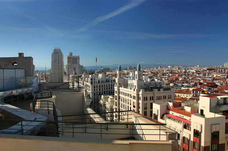 La Gran Vía de Madrid, imagen de España en la comparación Paraguay vs España