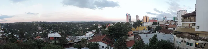 Ciudad del Este, polo comercial del Paraguay en la comparación Paraguay vs Panamá