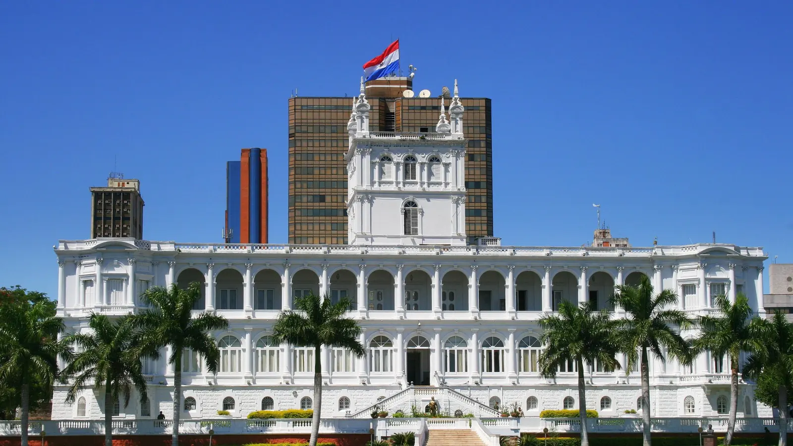 Deuda pública de Paraguay: sube el monto, baja el ratio