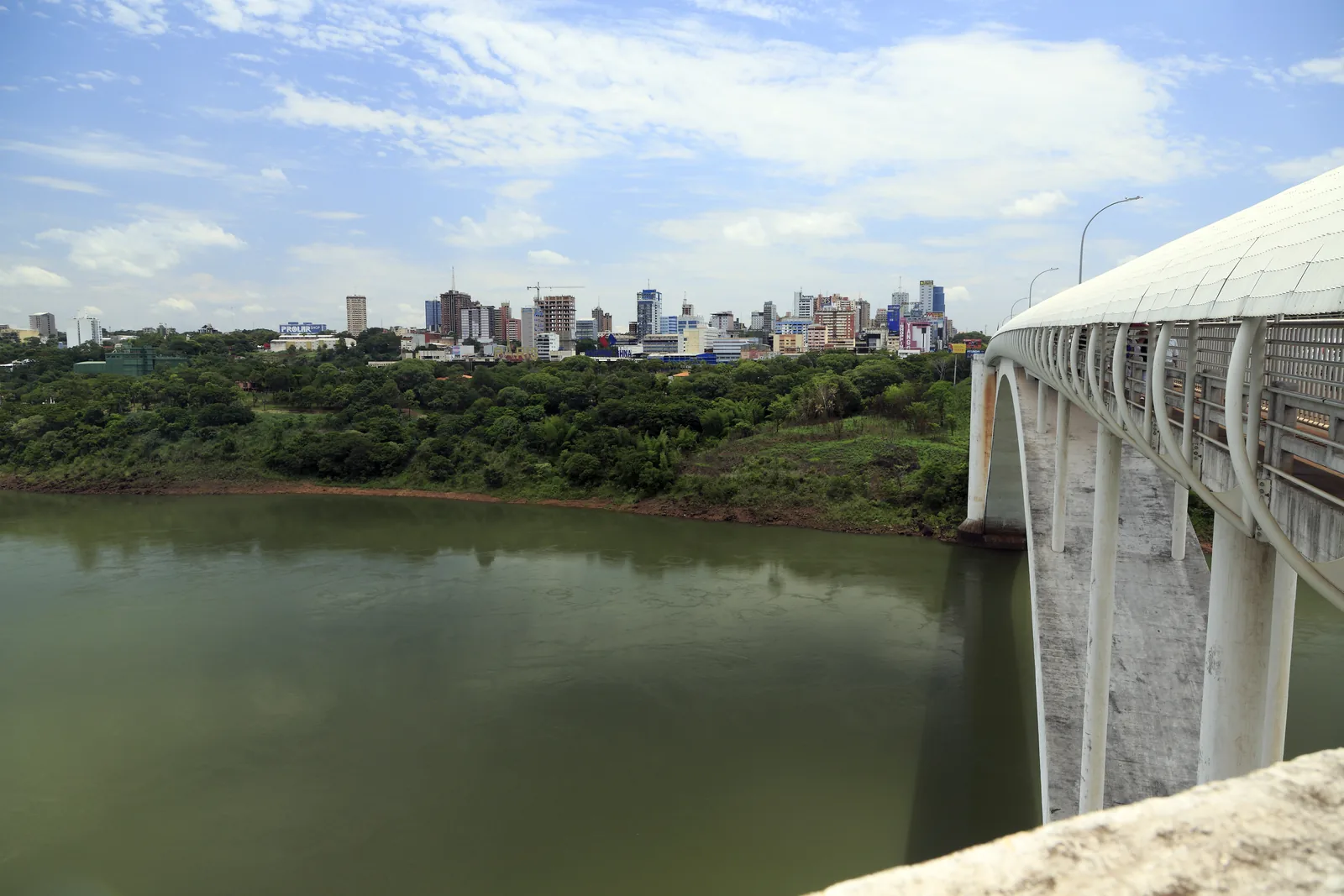 Moody's ratifica el grado de inversión de Paraguay (Baa3)